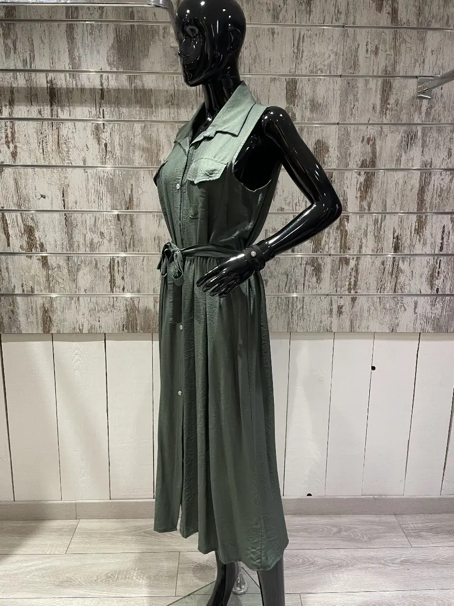 Robe Longue Style Saharienne Sans Manches Ceinturée