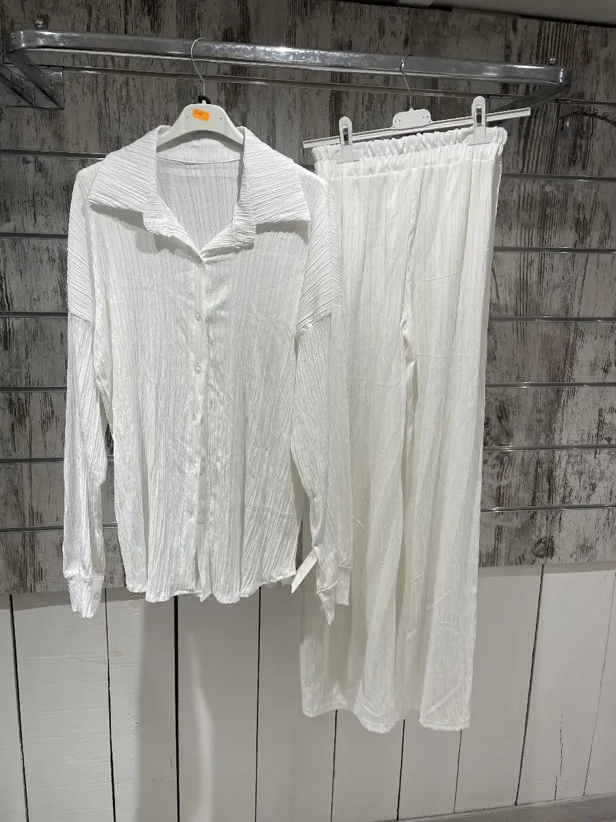 Ensemble Chemise Boutonnée Plissée et Pantalon Large